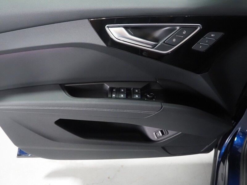 2023 Audi Q4 e-tron Premium Plus 40 RWD *NAVIGATION, VIRTUAL COCKPIT, ADAPTIVE CRUISE, SAFETY ALERTS, PANORAMA MOONROOF, LEATHER, HEATED SEATS/STEERING, SONOS AUDIO, WIRELESS CHARGING, ANDROID & APPLE Round Rock TX