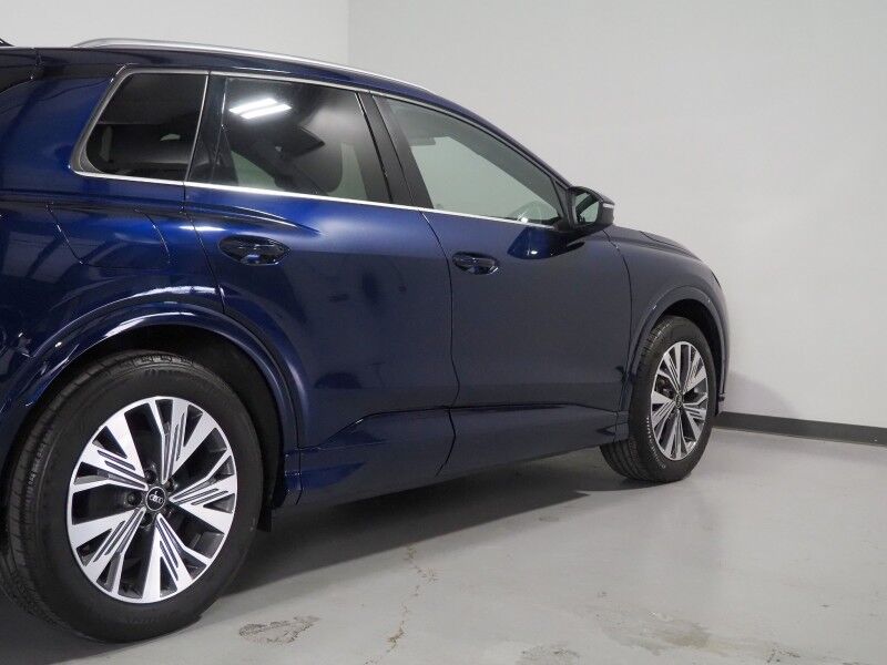 2023 Audi Q4 e-tron Premium Plus 40 RWD *NAVIGATION, VIRTUAL COCKPIT, ADAPTIVE CRUISE, SAFETY ALERTS, PANORAMA MOONROOF, LEATHER, HEATED SEATS/STEERING, SONOS AUDIO, WIRELESS CHARGING, ANDROID & APPLE Round Rock TX