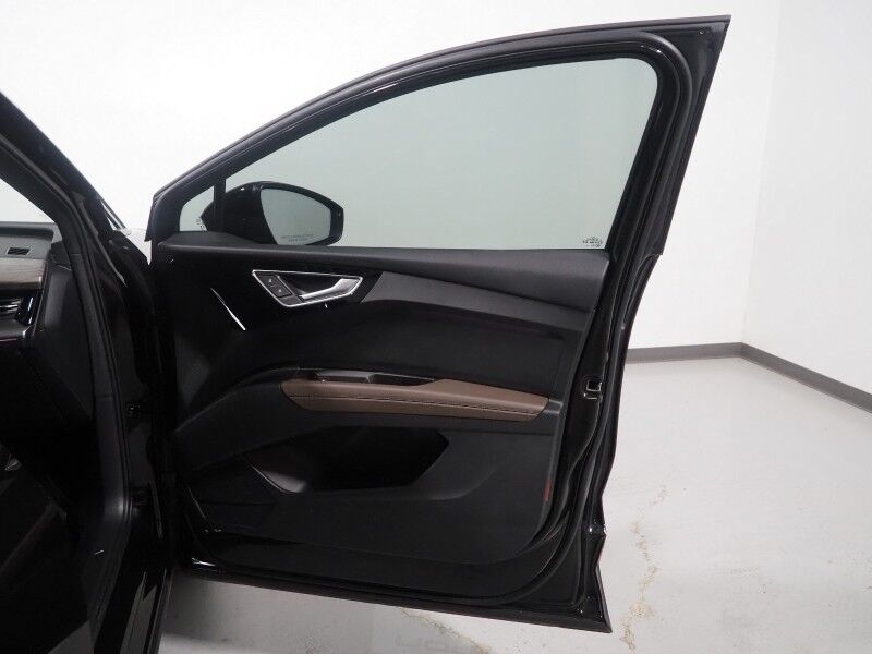 2023 Audi Q4 e-tron Premium Plus 40 RWD *NAVIGATION, VIRTUAL COCKPIT, ADAPTIVE CRUISE, SAFETY ALERTS, PANORAMA MOONROOF, LEATHER, HEATED SEATS/STEERING, SONOS AUDIO, WIRELESS CHARGING, ANDROID & APPLE Round Rock TX
