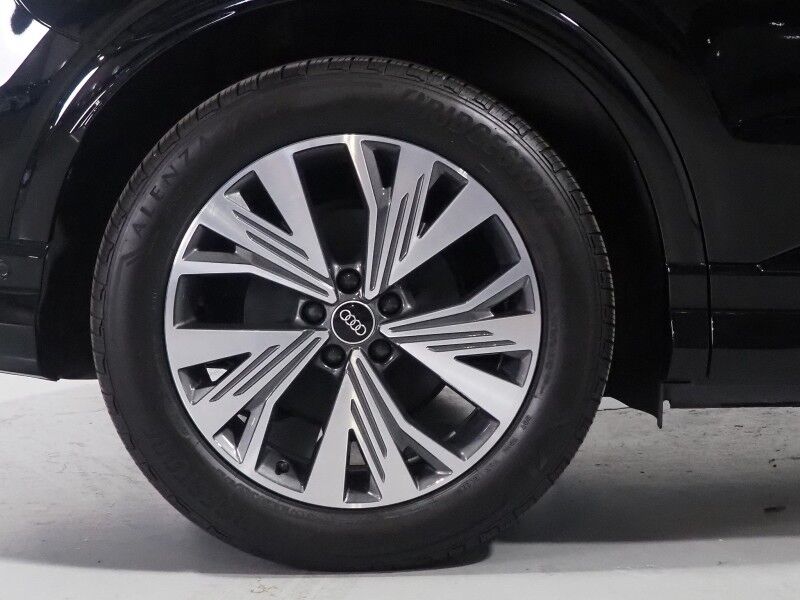 2023 Audi Q4 e-tron Premium Plus 40 RWD *NAVIGATION, VIRTUAL COCKPIT, ADAPTIVE CRUISE, SAFETY ALERTS, PANORAMA MOONROOF, LEATHER, HEATED SEATS/STEERING, SONOS AUDIO, WIRELESS CHARGING, ANDROID & APPLE Round Rock TX