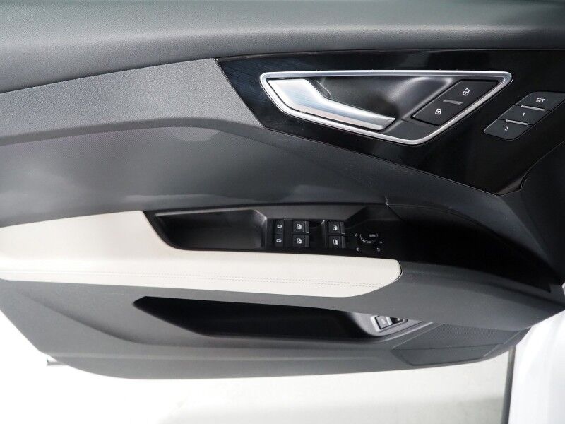 2023 Audi Q4 e-tron Premium Plus 50 Quattro *NAVIGATION, VIRTUAL COCKPIT, ADAPTIVE CRUISE, SAFETY ALERTS, PANORAMA MOONROOF, LEATHER, HEATED SEATS/STEERING, 20 INCH WHEELS, SONOS AUDIO, WIRELESS CHARGING, ANDROID & APPLE Round Rock TX