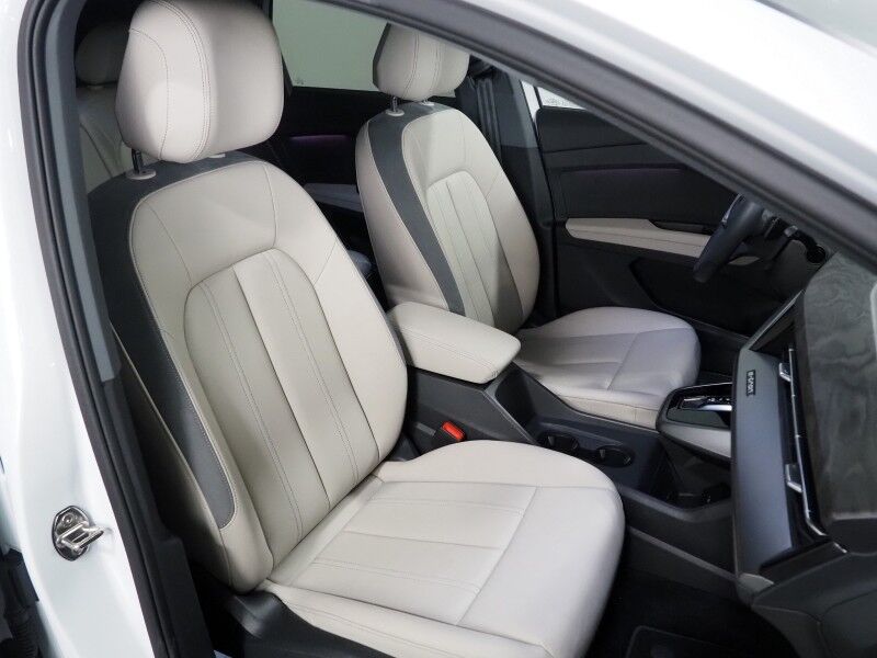 2023 Audi Q4 e-tron Prestige 50 Quattro *BLACK OPTIC PKG, HEADS-UP DISPLAY, NAVIGATION, ADAPTIVE CRUISE, SAFETY ALERTS, AUTO PARKING, REAR-CAMERA, PANO MOONROOF, LEATHER, HEATED SEATS/STEERING, SONOS AUDIO, WIRELESS CHARGING