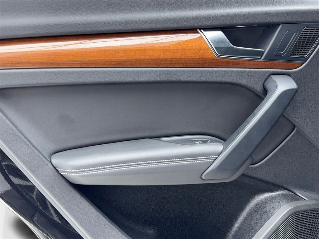 2023 Audi Q5 45 S line Premium CAM,PANO,HTD STS,BLIND SPOT,19&quot; Plano TX