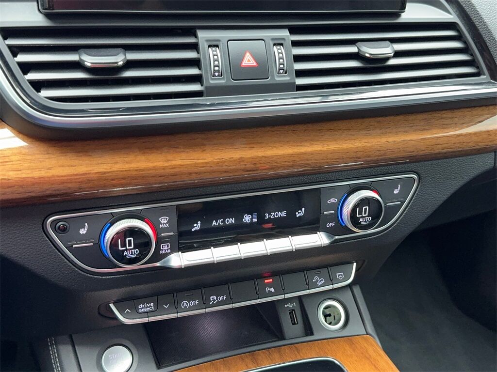 2023 Audi Q5 45 S line Premium CAM,PANO,HTD STS,BLIND SPOT,19&quot; Plano TX