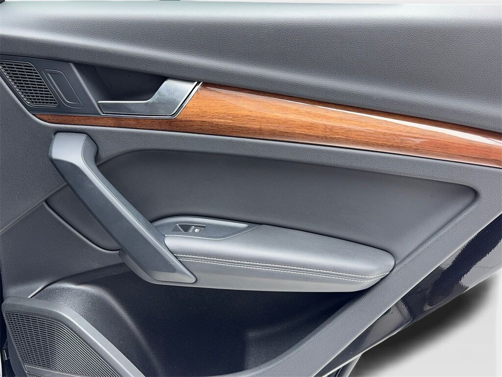 2023 Audi Q5 45 S line Premium CAM,PANO,HTD STS,BLIND SPOT,19&quot; Plano TX