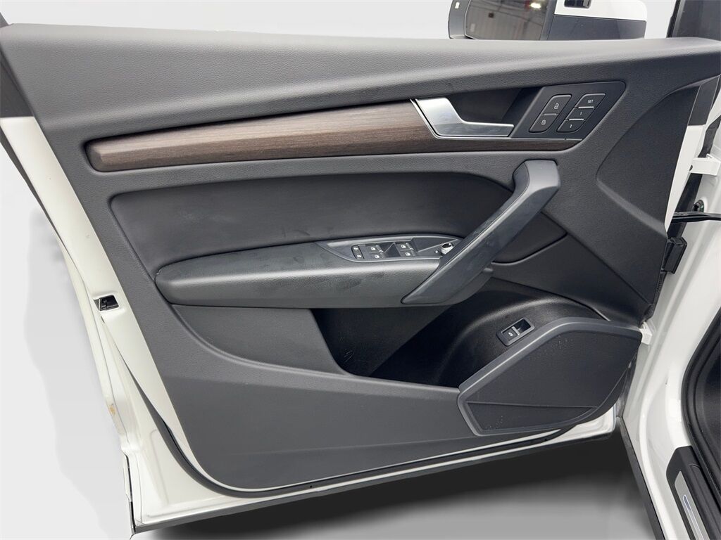 2023 Audi Q5 45 S line Premium CAM,PANO,HTD STS,BLIND SPOT,19&quot; Irving TX