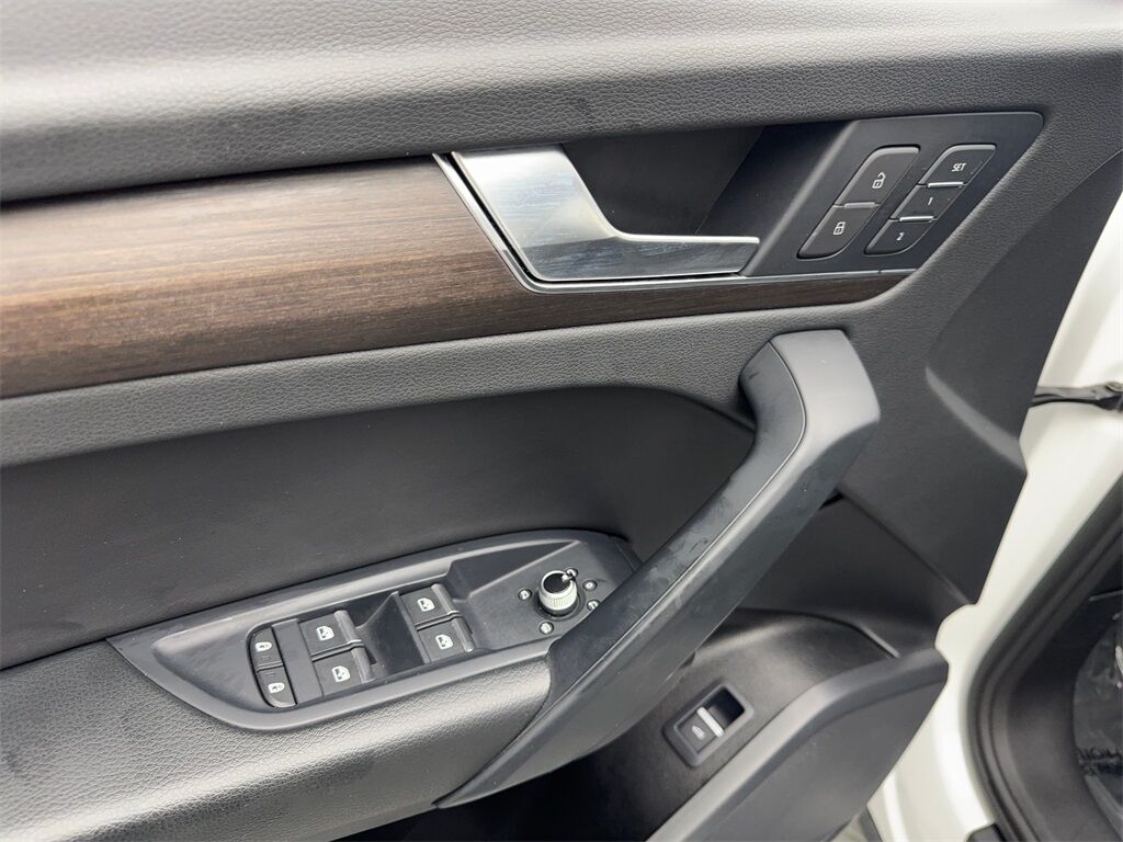 2023 Audi Q5 45 S line Premium CAM,PANO,HTD STS,BLIND SPOT,19&quot; Irving TX