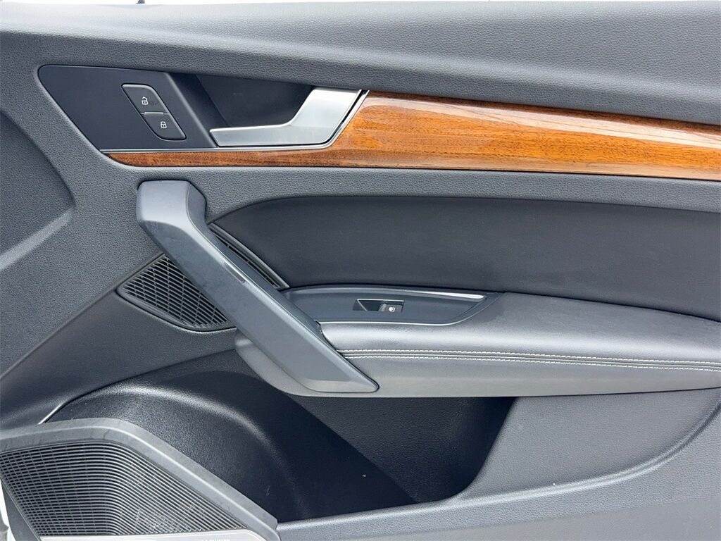 2023 Audi Q5 45 S line Premium Plus NAV,CAM,PANO,HTD STS,BLIND Plano TX