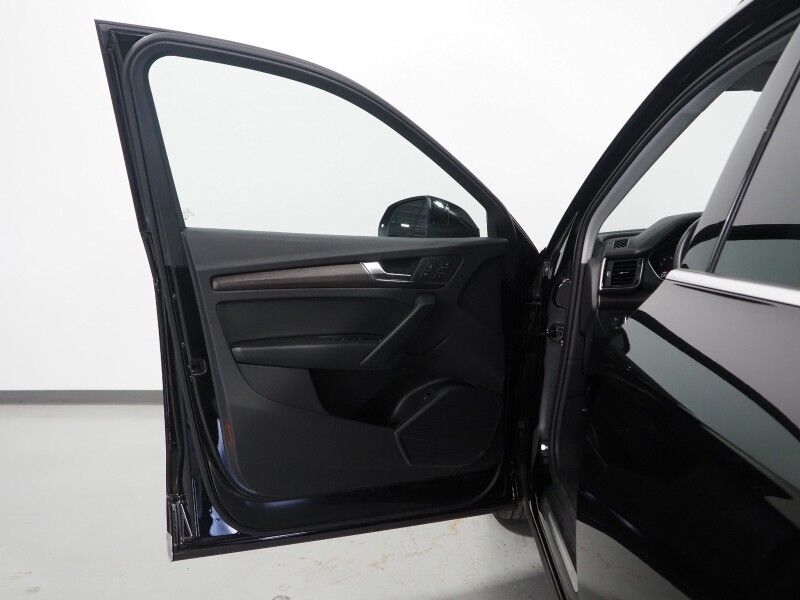 2023 Audi Q5 Premium 40 TFSI Quattro *PANORAMA MOONROOF, ADAPTIVE CRUISE, SAFETY ALERTS, BACKUP-CAMERA, COLOR TOUCHSCREEN, LEATHER, HEATED SEATS/STEERING, ADVANCED KEY, POWER LIFTGATE, 19 INCH WHEELS, APPLE CARPLAY Round Rock TX