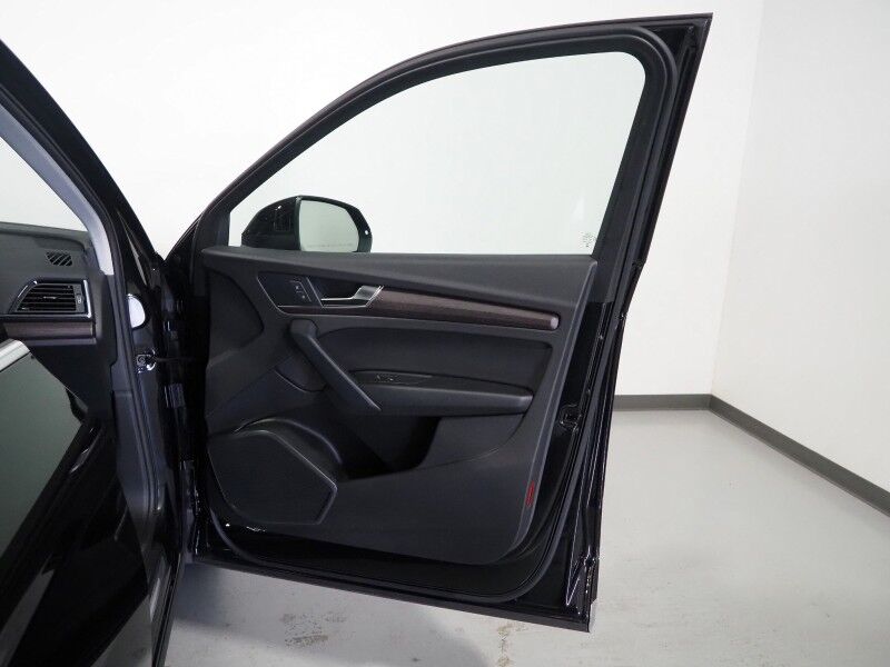 2023 Audi Q5 Premium 40 TFSI Quattro *PANORAMA MOONROOF, ADAPTIVE CRUISE, SAFETY ALERTS, BACKUP-CAMERA, COLOR TOUCHSCREEN, LEATHER, HEATED SEATS/STEERING, ADVANCED KEY, POWER LIFTGATE, 19 INCH WHEELS, APPLE CARPLAY Round Rock TX