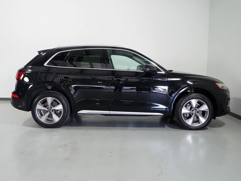 2023 Audi Q5 Premium 40 TFSI Quattro *PANORAMA MOONROOF, ADAPTIVE CRUISE, SAFETY ALERTS, BACKUP-CAMERA, COLOR TOUCHSCREEN, LEATHER, HEATED SEATS/STEERING, ADVANCED KEY, POWER LIFTGATE, 19 INCH WHEELS, APPLE CARPLAY Round Rock TX