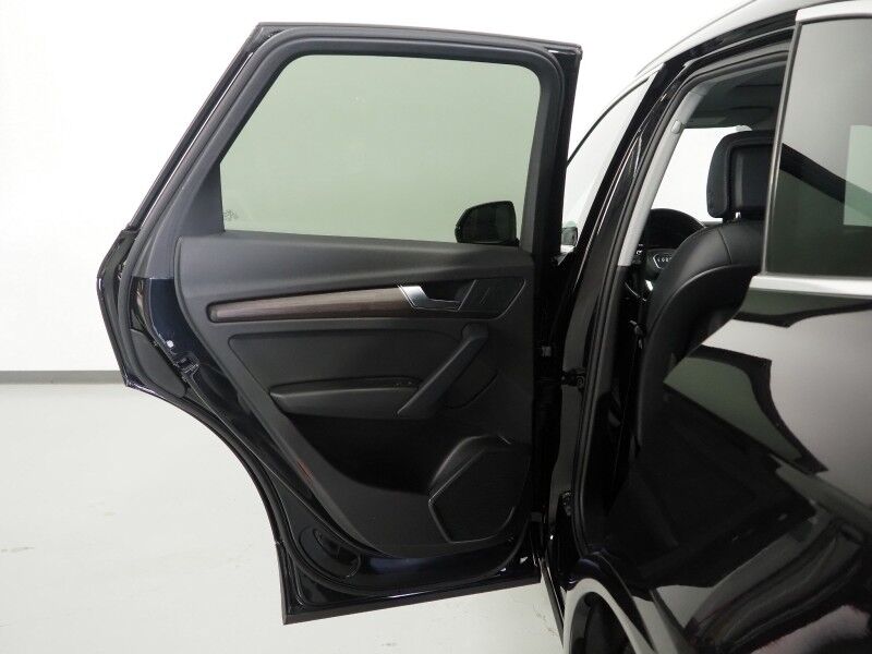 2023 Audi Q5 Premium 40 TFSI Quattro *PANORAMA MOONROOF, ADAPTIVE CRUISE, SAFETY ALERTS, BACKUP-CAMERA, COLOR TOUCHSCREEN, LEATHER, HEATED SEATS/STEERING, ADVANCED KEY, POWER LIFTGATE, 19 INCH WHEELS, APPLE CARPLAY Round Rock TX