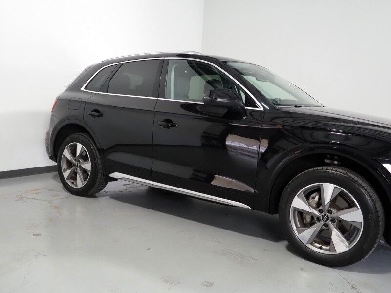 2023 Audi Q5 Premium 40 TFSI Quattro *PANORAMA MOONROOF, ADAPTIVE CRUISE, SAFETY ALERTS, BACKUP-CAMERA, COLOR TOUCHSCREEN, LEATHER, HEATED SEATS/STEERING, ADVANCED KEY, POWER LIFTGATE, 19 INCH WHEELS, APPLE CARPLAY Round Rock TX
