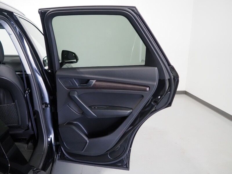 2023 Audi Q5 Premium 40 TFSI Quattro *PANORAMA MOONROOF, ADAPTIVE CRUISE, SAFETY ALERTS, BACKUP-CAMERA, COLOR TOUCHSCREEN, LEATHER, HEATED SEATS/STEERING, ADVANCED KEY, POWER LIFTGATE, 19 INCH WHEELS, APPLE CARPLAY Round Rock TX