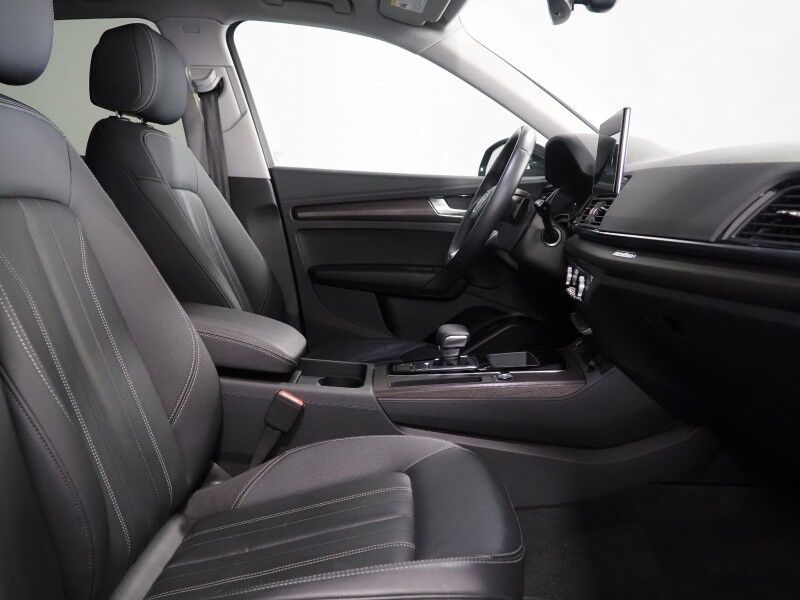 2023 Audi Q5 Premium 40 TFSI Quattro *PANORAMA MOONROOF, ADAPTIVE CRUISE, SAFETY ALERTS, BACKUP-CAMERA, COLOR TOUCHSCREEN, LEATHER, HEATED SEATS/STEERING, ADVANCED KEY, POWER LIFTGATE, 19 INCH WHEELS, APPLE CARPLAY Round Rock TX