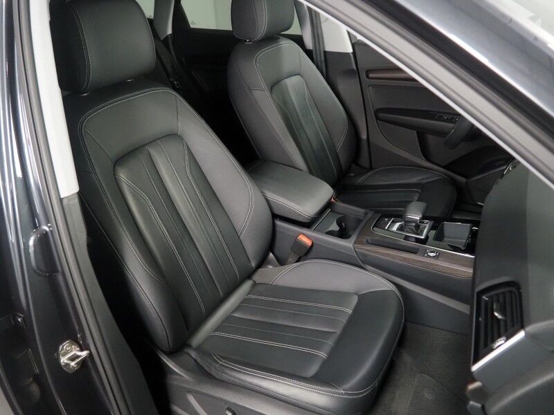 2023 Audi Q5 Premium 40 TFSI Quattro *PANORAMA MOONROOF, ADAPTIVE CRUISE, SAFETY ALERTS, BACKUP-CAMERA, COLOR TOUCHSCREEN, LEATHER, HEATED SEATS/STEERING, ADVANCED KEY, POWER LIFTGATE, APPLE CARPLAY