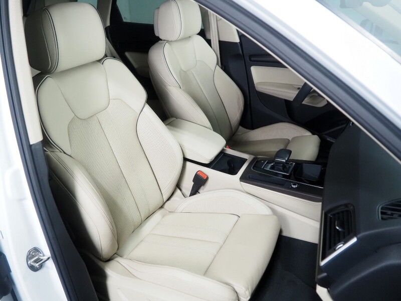 2023 Audi Q5 Premium Plus 40 TFSI Quattro *VIRTUAL COCKPIT, ADAPTIVE CRUISE, SAFETY ALERTS, 360 VIEW CAMERAS, COLOR TOUCHSCREEN, PANORAMA MOONROOF, LEATHER, CLIMATE SEATS, HEATED STEERING, ADVANCED KEY, BANG & OLUFSEN, APPLE CARPLAY