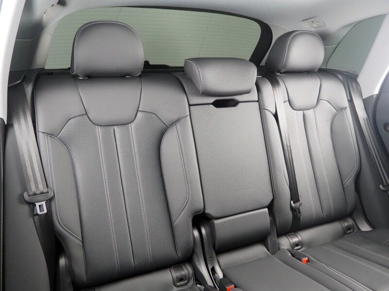 2023 Audi Q5 S line Premium Plus 45 TFSI Quattro *NAVIGATION, VIRTUAL COCKPIT, ADAPTIVE CRUISE, SAFETY ALERTS, 360 VIEW CAMERAS, COLOR TOUCHSCREEN, PANORAMA MOONROOF, LEATHER, CLIMATE SEATS, HEATED STEERING, ADVANCED KEY, BANG & OLUFSEN, APPLE CARPLAY Round Rock TX