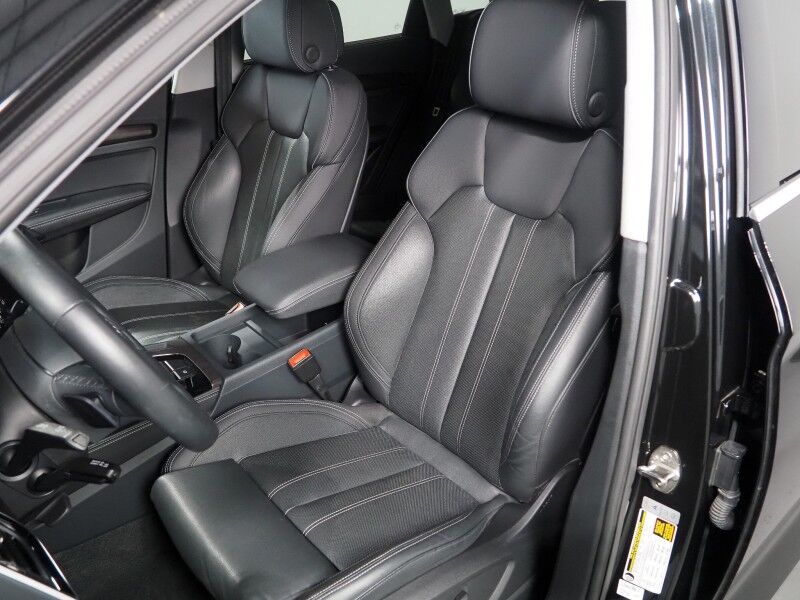 2023 Audi Q5 S line Premium Plus 45 TFSI Quattro *NAVIGATION, VIRTUAL COCKPIT, ADAPTIVE CRUISE, SAFETY ALERTS, 360 VIEW CAMERAS, COLOR TOUCHSCREEN, PANORAMA MOONROOF, LEATHER, CLIMATE SEATS, HEATED STEERING, ADVANCED KEY, BANG & OLUFSEN, APPLE CARPLAY Round Rock TX