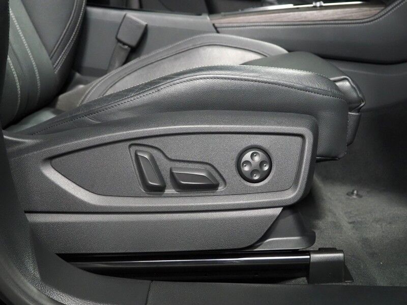 2023 Audi Q5 S line Premium Plus 45 TFSI Quattro *NAVIGATION, VIRTUAL COCKPIT, ADAPTIVE CRUISE, SAFETY ALERTS, 360 VIEW CAMERAS, COLOR TOUCHSCREEN, PANORAMA MOONROOF, LEATHER, CLIMATE SEATS, HEATED STEERING, ADVANCED KEY, BANG & OLUFSEN, APPLE CARPLAY Round Rock TX