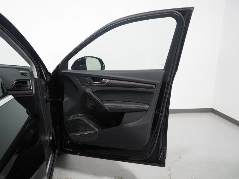 2023 Audi Q5 S line Premium Plus 45 TFSI Quattro *NAVIGATION, VIRTUAL COCKPIT, ADAPTIVE CRUISE, SAFETY ALERTS, 360 VIEW CAMERAS, COLOR TOUCHSCREEN, PANORAMA MOONROOF, LEATHER, CLIMATE SEATS, HEATED STEERING, ADVANCED KEY, BANG & OLUFSEN, APPLE CARPLAY Round Rock TX