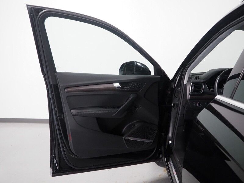 2023 Audi Q5 S line Premium Plus 45 TFSI Quattro *NAVIGATION, VIRTUAL COCKPIT, ADAPTIVE CRUISE, SAFETY ALERTS, 360 VIEW CAMERAS, COLOR TOUCHSCREEN, PANORAMA MOONROOF, LEATHER, CLIMATE SEATS, HEATED STEERING, ADVANCED KEY, BANG & OLUFSEN, APPLE CARPLAY Round Rock TX