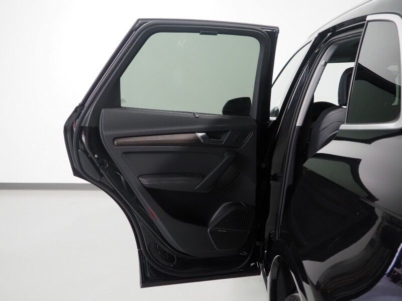2023 Audi Q5 S line Premium Plus 45 TFSI Quattro *NAVIGATION, VIRTUAL COCKPIT, ADAPTIVE CRUISE, SAFETY ALERTS, 360 VIEW CAMERAS, COLOR TOUCHSCREEN, PANORAMA MOONROOF, LEATHER, CLIMATE SEATS, HEATED STEERING, ADVANCED KEY, BANG & OLUFSEN, APPLE CARPLAY Round Rock TX