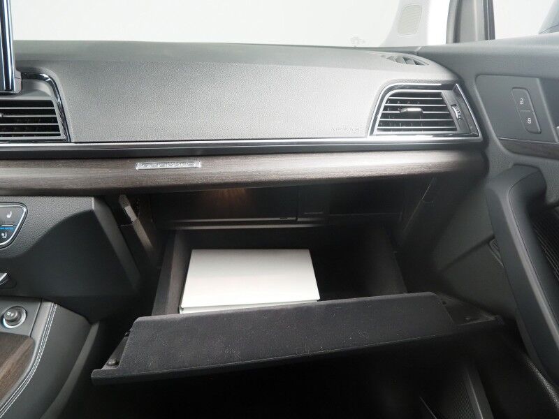 2023 Audi Q5 S line Premium Plus 45 TFSI Quattro *NAVIGATION, VIRTUAL COCKPIT, ADAPTIVE CRUISE, SAFETY ALERTS, 360 VIEW CAMERAS, COLOR TOUCHSCREEN, PANORAMA MOONROOF, LEATHER, CLIMATE SEATS, HEATED STEERING, ADVANCED KEY, BANG & OLUFSEN, APPLE CARPLAY Round Rock TX