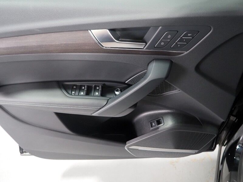 2023 Audi Q5 S line Premium Plus 45 TFSI Quattro *NAVIGATION, VIRTUAL COCKPIT, ADAPTIVE CRUISE, SAFETY ALERTS, 360 VIEW CAMERAS, COLOR TOUCHSCREEN, PANORAMA MOONROOF, LEATHER, CLIMATE SEATS, HEATED STEERING, ADVANCED KEY, BANG & OLUFSEN, APPLE CARPLAY Round Rock TX