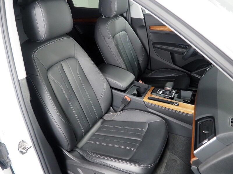 2023 Audi Q5 S line Premium Plus 45 TFSI Quattro *NAVIGATION, VIRTUAL COCKPIT, ADAPTIVE CRUISE, SAFETY ALERTS, 360 VIEW CAMERAS, COLOR TOUCHSCREEN, PANORAMA MOONROOF, LEATHER, HEATED SEATS/STEERING, ADVANCED KEY, 20 INCH WHEELS, BANG & OLUFSEN, APPLE CARPLAY
