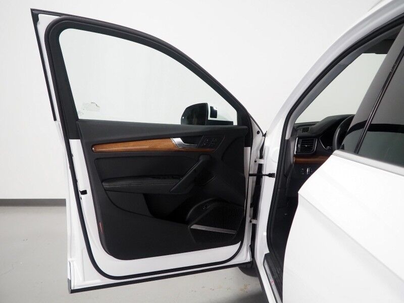 2023 Audi Q5 S line Premium Plus 45 TFSI Quattro *NAVIGATION, VIRTUAL COCKPIT, ADAPTIVE CRUISE, SAFETY ALERTS, 360 VIEW CAMERAS, COLOR TOUCHSCREEN, PANORAMA MOONROOF, LEATHER, HEATED SEATS/STEERING, ADVANCED KEY, 20 INCH WHEELS, BANG & OLUFSEN, APPLE CARPLAY Round Rock TX