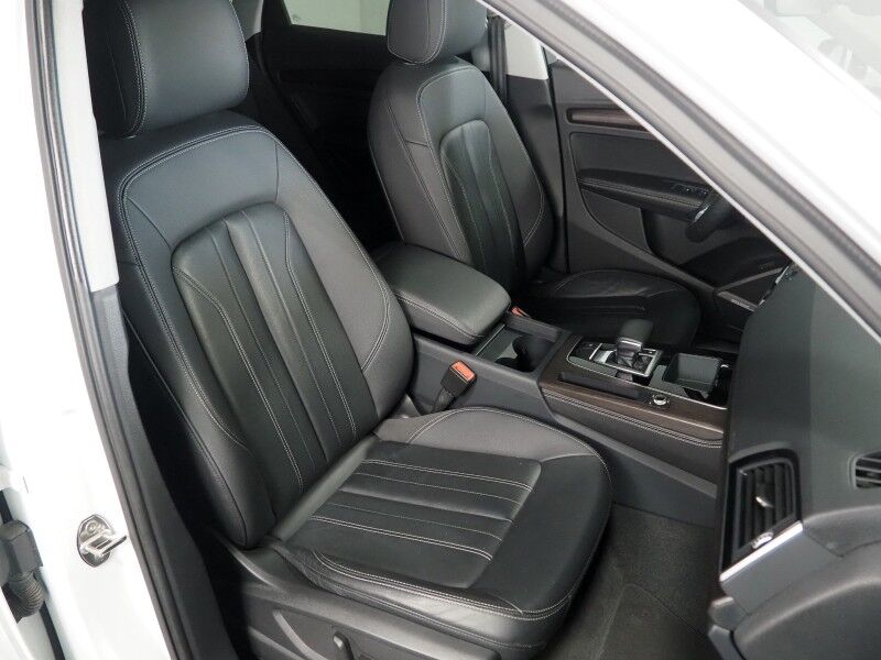 2023 Audi Q5 S line Premium Plus 45 TFSI Quattro *NAVIGATION, VIRTUAL COCKPIT, ADAPTIVE CRUISE, SAFETY ALERTS, 360 VIEW CAMERAS, COLOR TOUCHSCREEN, PANORAMA MOONROOF, LEATHER, HEATED SEATS/STEERING, ADVANCED KEY, BANG & OLUFSEN, APPLE CARPLAY