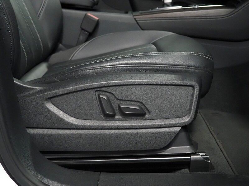 2023 Audi Q5 S line Premium Plus 45 TFSI Quattro *NAVIGATION, VIRTUAL COCKPIT, ADAPTIVE CRUISE, SAFETY ALERTS, 360 VIEW CAMERAS, COLOR TOUCHSCREEN, PANORAMA MOONROOF, LEATHER, HEATED SEATS/STEERING, ADVANCED KEY, BANG & OLUFSEN, APPLE CARPLAY Round Rock TX