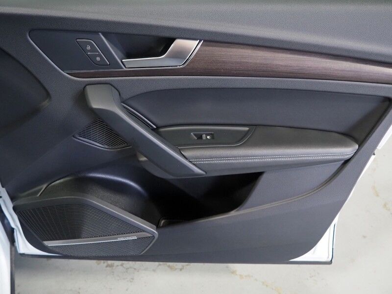 2023 Audi Q5 S line Premium Plus 45 TFSI Quattro *NAVIGATION, VIRTUAL COCKPIT, ADAPTIVE CRUISE, SAFETY ALERTS, 360 VIEW CAMERAS, COLOR TOUCHSCREEN, PANORAMA MOONROOF, LEATHER, HEATED SEATS/STEERING, ADVANCED KEY, BANG & OLUFSEN, APPLE CARPLAY Round Rock TX