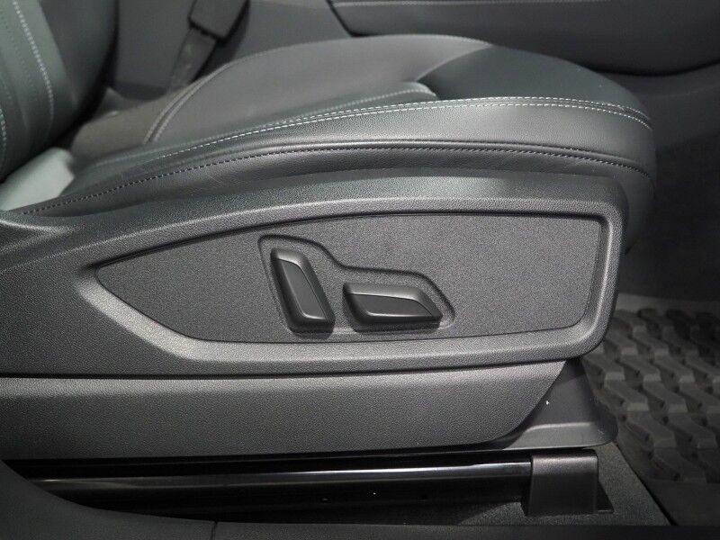 2023 Audi Q5 S line Premium Plus 45 TFSI Quattro *NAVIGATION, VIRTUAL COCKPIT, ADAPTIVE CRUISE, SAFETY ALERTS, 360 VIEW CAMERAS, COLOR TOUCHSCREEN, PANORAMA MOONROOF, LEATHER, HEATED SEATS/STEERING, ADVANCED KEY, BANG & OLUFSEN, APPLE CARPLAY Round Rock TX