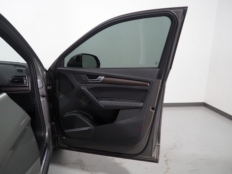 2023 Audi Q5 S line Premium Plus 45 TFSI Quattro *NAVIGATION, VIRTUAL COCKPIT, ADAPTIVE CRUISE, SAFETY ALERTS, 360 VIEW CAMERAS, COLOR TOUCHSCREEN, PANORAMA MOONROOF, LEATHER, HEATED SEATS/STEERING, ADVANCED KEY, BANG & OLUFSEN, APPLE CARPLAY Round Rock TX