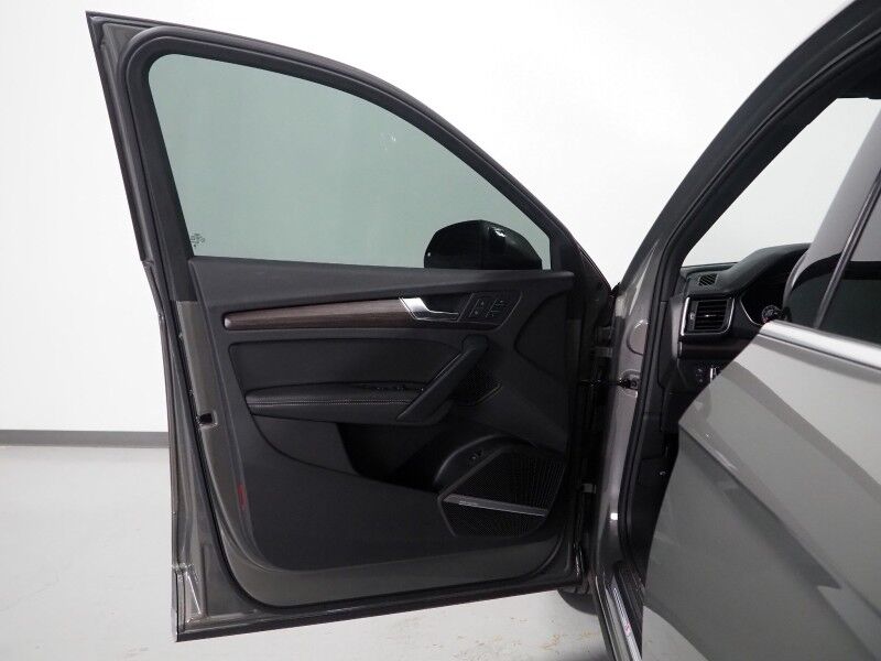 2023 Audi Q5 S line Premium Plus 45 TFSI Quattro *NAVIGATION, VIRTUAL COCKPIT, ADAPTIVE CRUISE, SAFETY ALERTS, 360 VIEW CAMERAS, COLOR TOUCHSCREEN, PANORAMA MOONROOF, LEATHER, HEATED SEATS/STEERING, ADVANCED KEY, BANG & OLUFSEN, APPLE CARPLAY Round Rock TX
