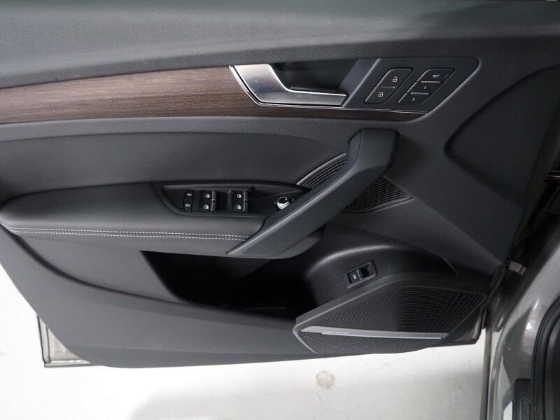2023 Audi Q5 S line Premium Plus 45 TFSI Quattro *NAVIGATION, VIRTUAL COCKPIT, ADAPTIVE CRUISE, SAFETY ALERTS, 360 VIEW CAMERAS, COLOR TOUCHSCREEN, PANORAMA MOONROOF, LEATHER, HEATED SEATS/STEERING, ADVANCED KEY, BANG & OLUFSEN, APPLE CARPLAY Round Rock TX