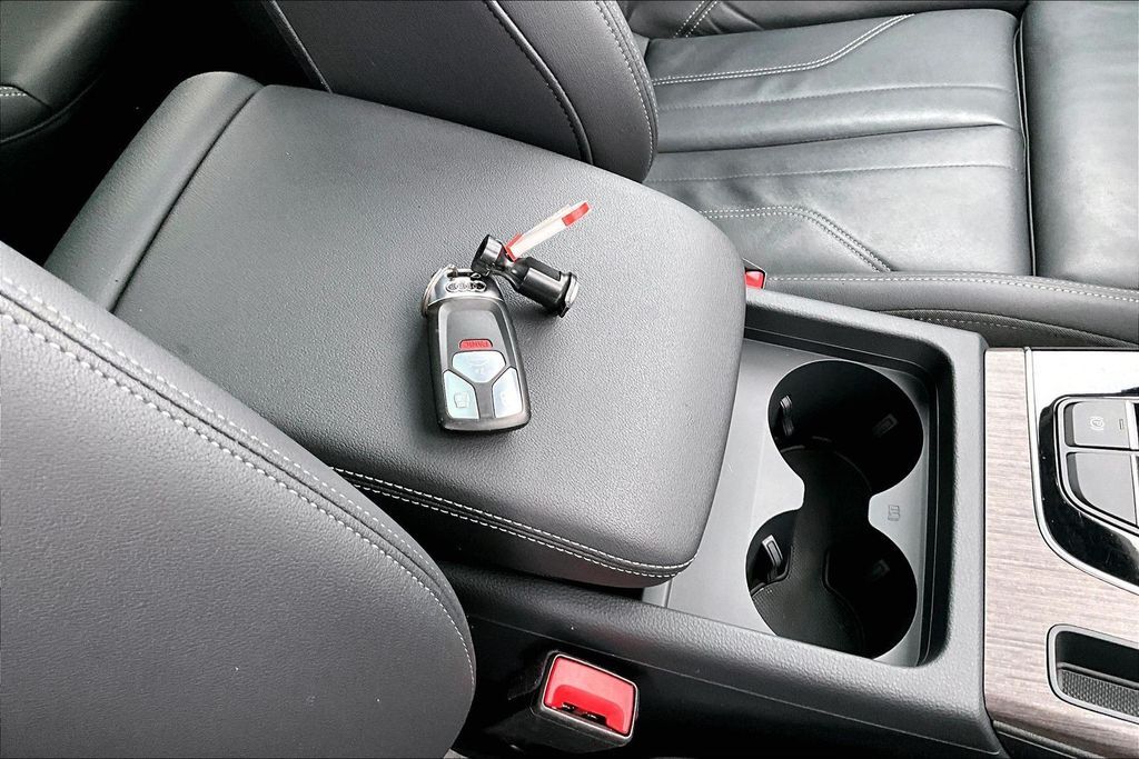 2023 Audi Q5 e 55 Premium OR