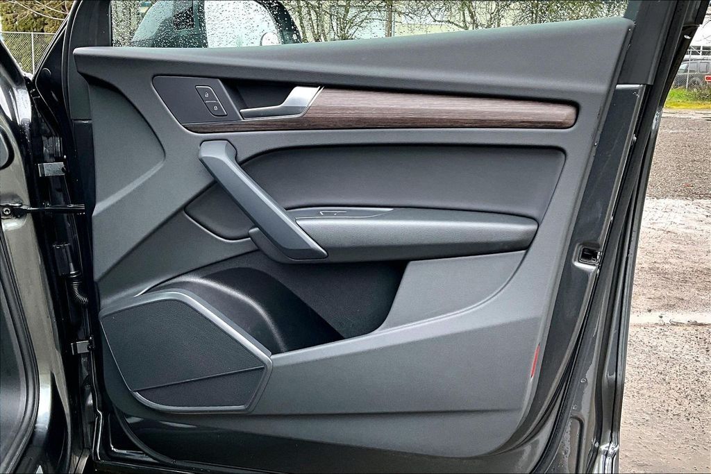 2023 Audi Q5 e 55 Premium OR