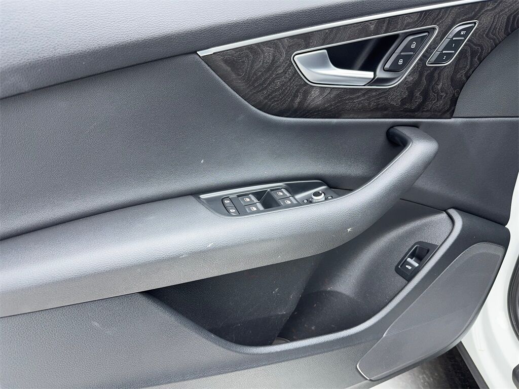 2023 Audi Q7 45 Premium NAV,CAM,PANO,HTD STS,BLIND SPOT,3RD ROW Plano TX