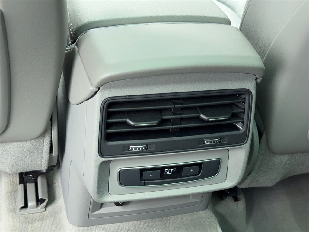 2023 Audi Q7 45 Premium NAV,CAM,PANO,HTD STS,BLIND SPOT,3RD ROW Plano TX