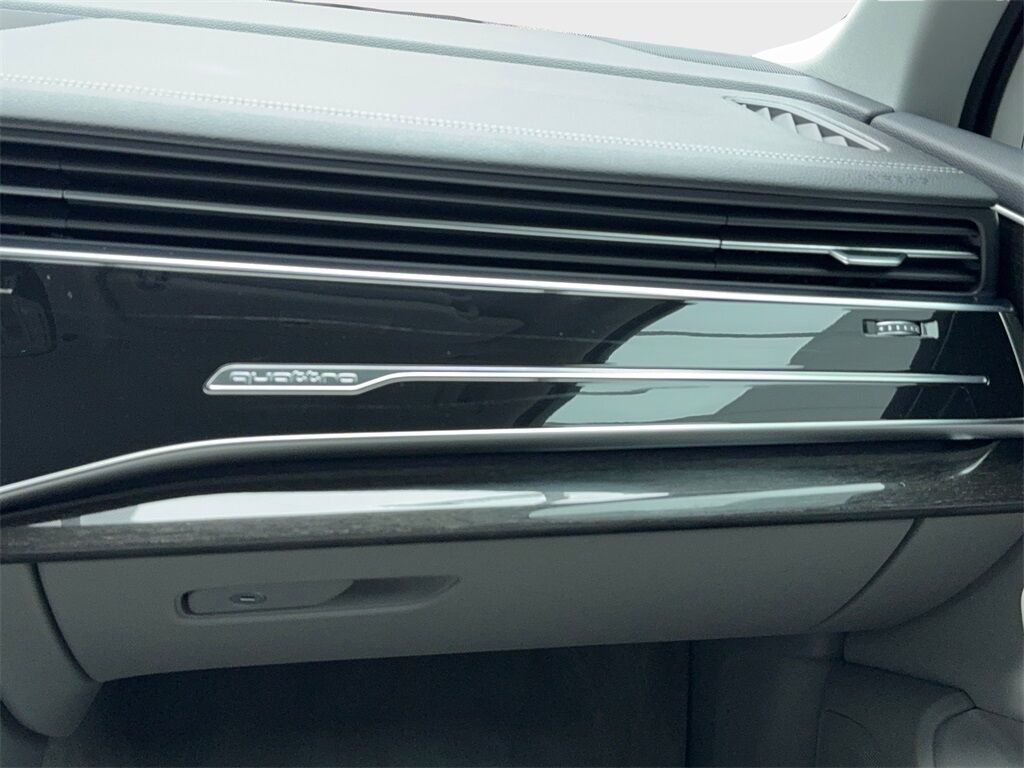 2023 Audi Q7 45 Premium NAV,CAM,PANO,HTD STS,BLIND SPOT,3RD ROW Plano TX
