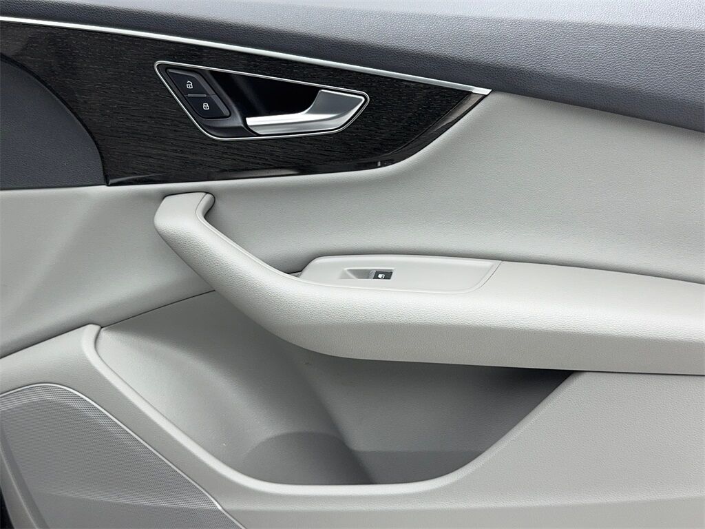 2023 Audi Q7 45 Premium NAV,CAM,PANO,HTD STS,BLIND SPOT,3RD ROW Plano TX