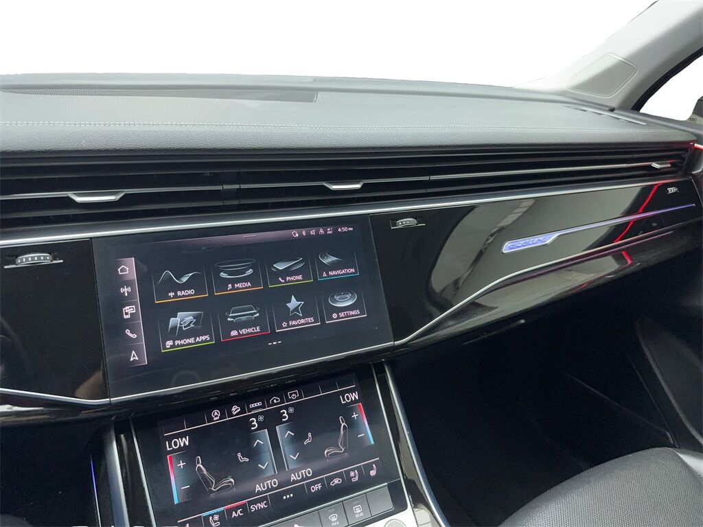 2023 Audi Q7 45 Premium Plus NAV,CAM,PANO,HTD STS,BLIND SPOT,3R Plano TX