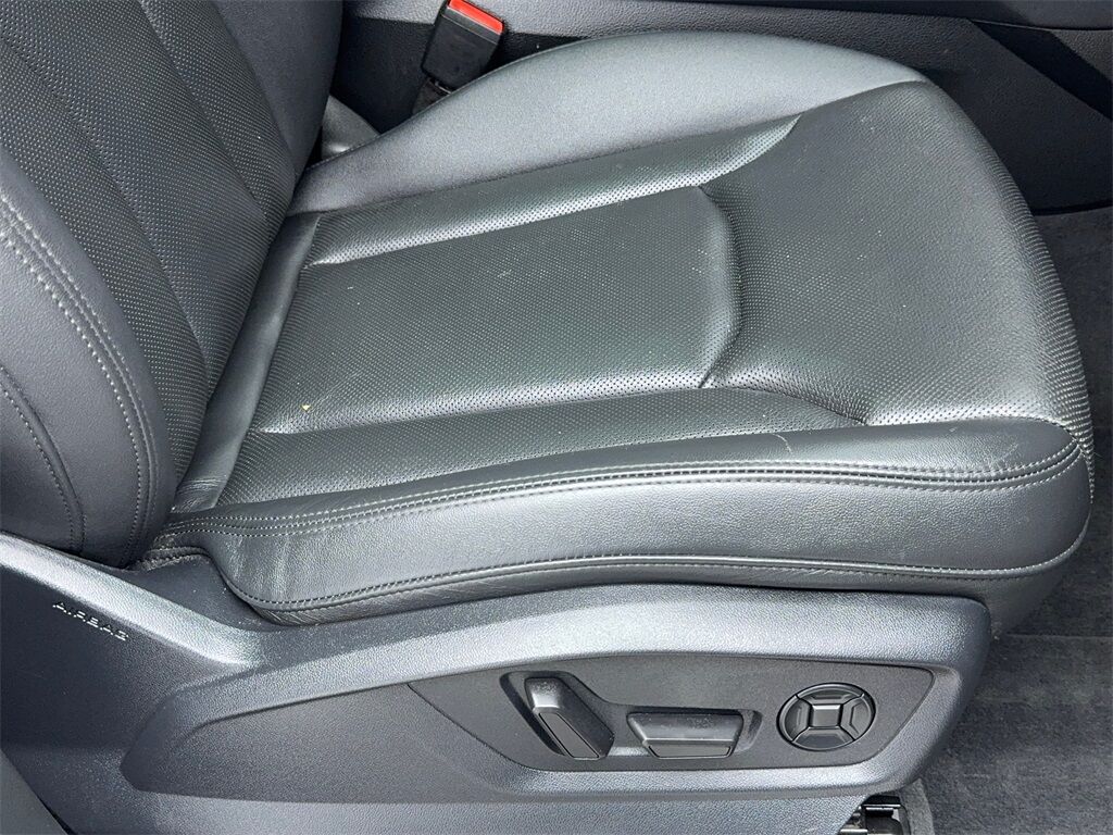 2023 Audi Q7 45 Premium Plus NAV,CAM,PANO,HTD STS,BLIND SPOT,3R Plano TX