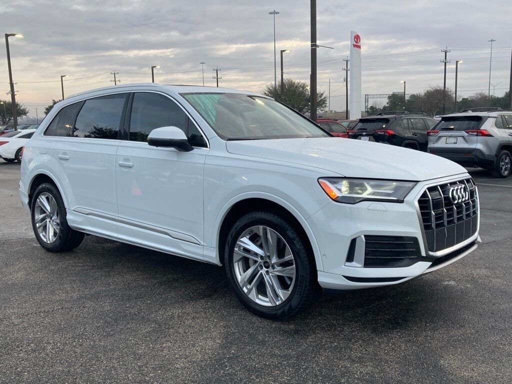2023 Audi Q7 45 Premium
