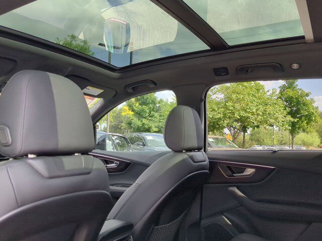 2023 Audi Q7 Premium Plus