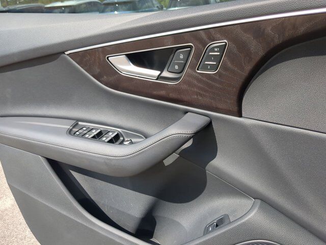 2023 Audi Q7 Premium Plus