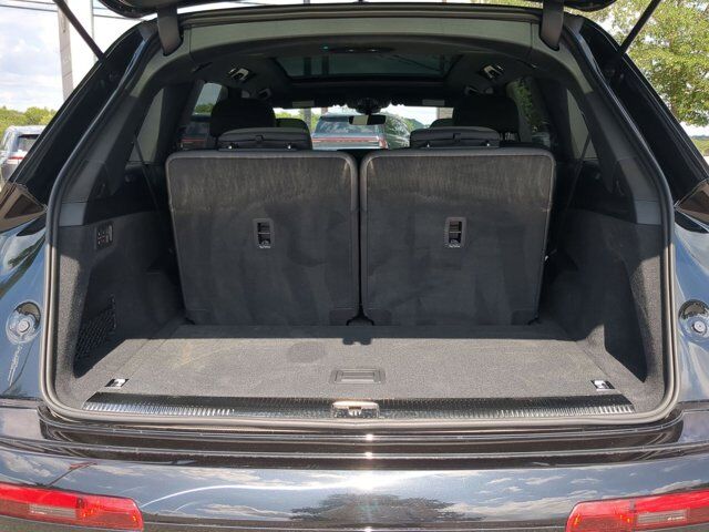 2023 Audi Q7 Premium Plus